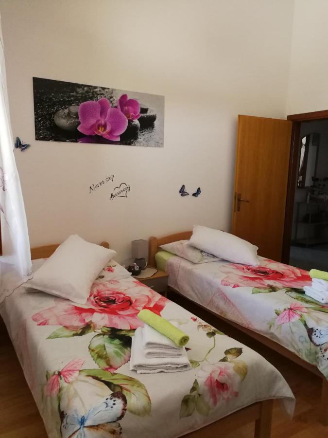 Apartment Nela Vinkuran Buitenkant foto